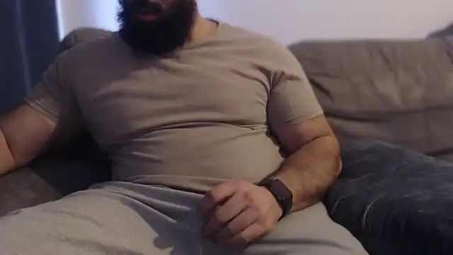 hugemachohandsome online show from December 16, 2:57 pm