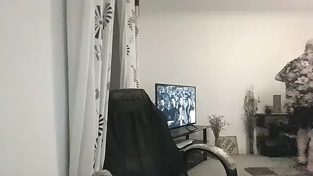 33ENG online show from October 19, 11:30 pm