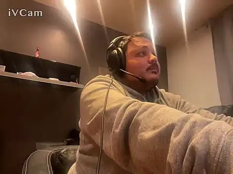 Snapshot of Bebemickey75 chatting on September 23, 11:59 pm Bebemickey75 online show from September 23, 11:59 pm