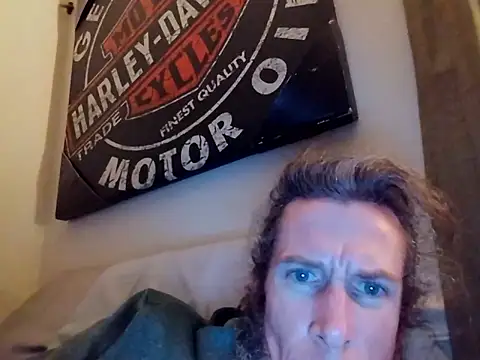 CuddlyFloat88 online show from January 13, 3:22 am