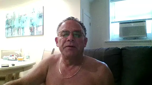 twopeopleinlove online show from July 25, 11:18 am