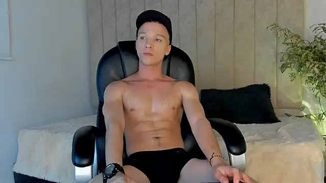 angelcortes online show from November 11, 8:47 pm