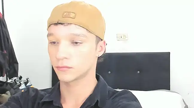 angelcortes online show from January 7, 8:52 pm