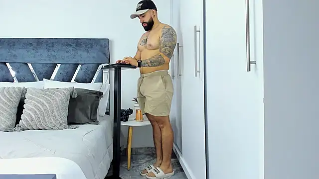 Zack Froone online show from December 2, 3:59 pm