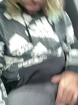 4kUsh2Fashion0 online show from December 16, 3:43 pm