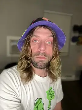 4kUsh2Fashion0 online show from January 24, 4:27 am