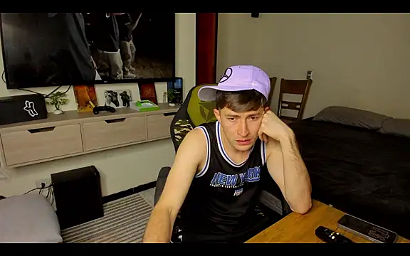 Fun Whit Alexxx online show from August 5, 10:37 pm