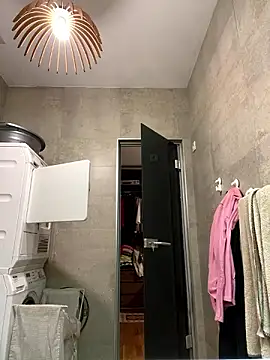 Adventurehotman online show from December 3, 2:23 am