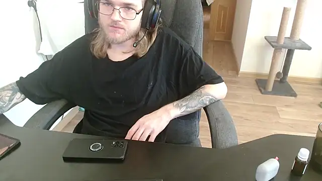 Snapshot of BenKingX chatting on January 20, 12:49 pm BenKingX online show from January 20, 12:49 pm