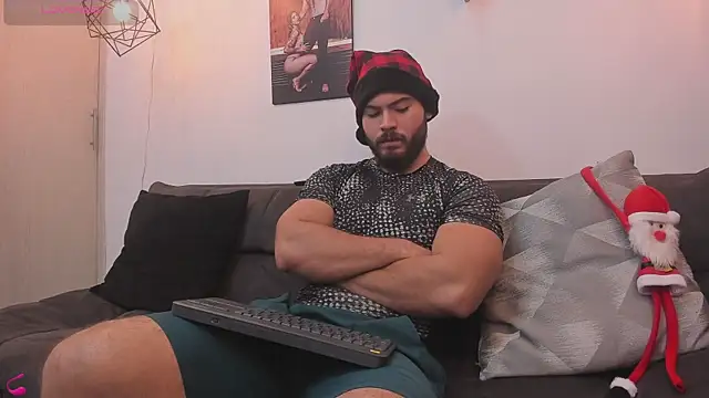 SebastianVilla  online show from December 13, 11:00 pm