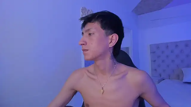 DereckCooperr online show from October 21, 10:45 pm