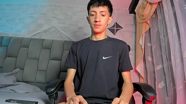 DereckCooperr online show from November 4, 11:06 pm