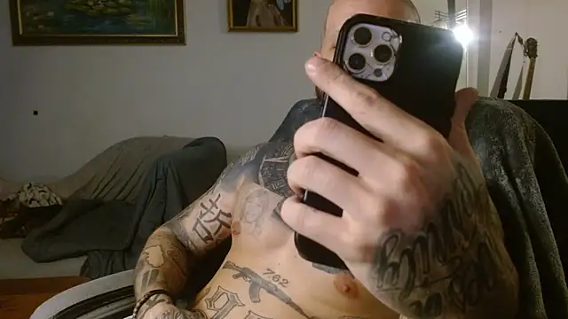 Snapshot of bobbybacala91 chatting on September 28, 10:13 am bobbybacala91 online show from September 28, 10:13 am