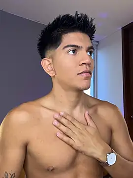 santiago 01 online show from January 11, 10:24 pm