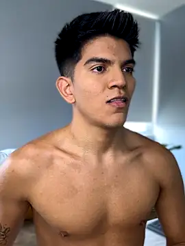 santiago 01 online show from September 19, 7:35 pm