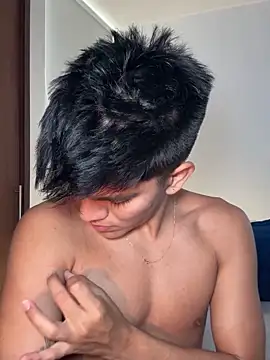 santiago 01 online show from December 15, 1:11 pm