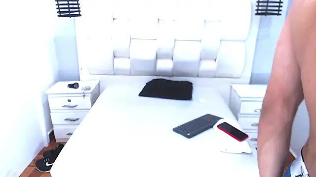 mailo bronw online show from March 18, 8:26 pm