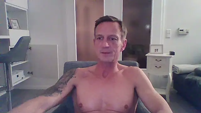 Snapshot of dirks71 chatting on January 13, 7:42 pm dirks71 online show from January 13, 7:42 pm