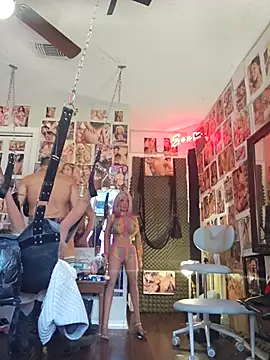 Snapshot of luvs2cumm69 chatting on October 13, 6:58 pm luvs2cumm69 online show from October 13, 6:58 pm