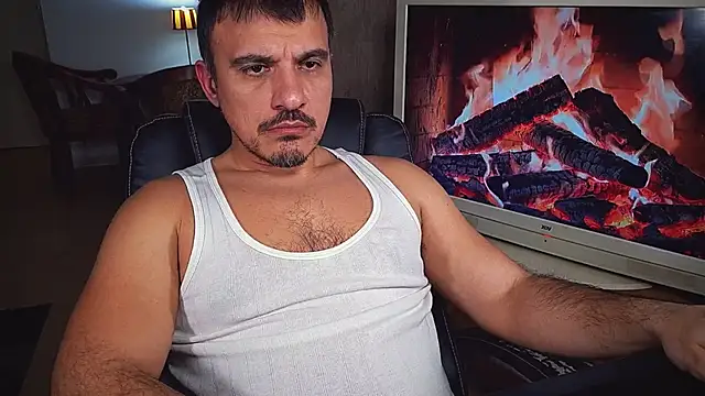 officeman7 online show from February 16, 4:42 pm