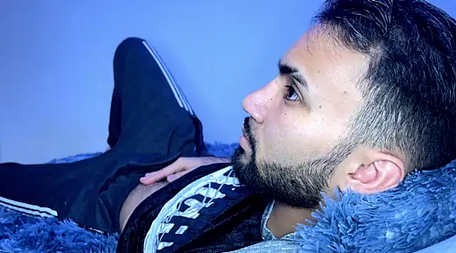 Snapshot of Dar_milk chatting on February 25, 4:57 am Dar milk online show from February 25, 4:57 am