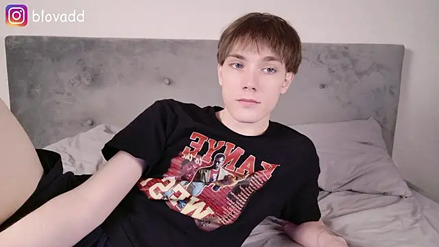 callmenineoneseven online show from February 27, 4:35 am