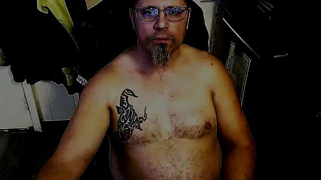 KrazyLegz online show from November 21, 11:37 pm