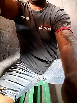 hecwil8 online show from January 12, 2:32 pm