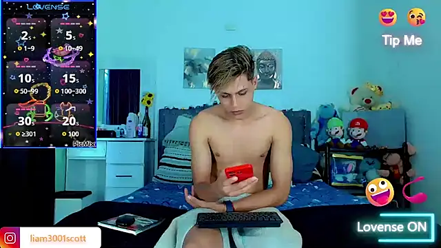 Liamscott  online show from November 18, 8:34 pm