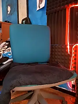 Snapshot of Themadhatter90 chatting on February 8, 1:54 pm Themadhatter90 online show from February 8, 1:54 pm