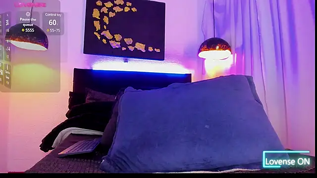 LatinMilk  online show from December 19, 11:57 pm