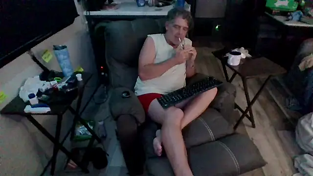 lateniter online show from April 9, 9:59 am