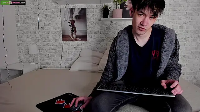 CalvinOwens online show from March 9, 3:44 am