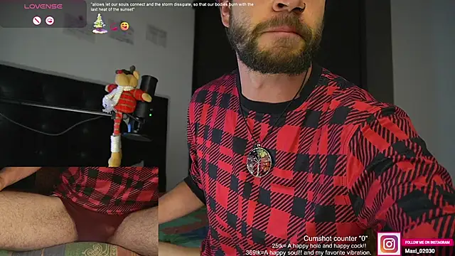 Snapshot of just_maxii chatting on December 21, 11:13 pm just maxii online show from December 21, 11:13 pm