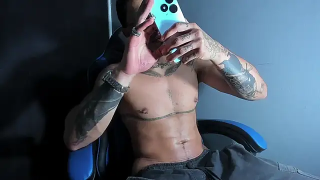 Alex Teau online show from February 27, 4:24 am