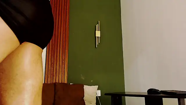 Snapshot of jean_sneider chatting on February 19, 1:39 pm jean sneider online show from February 19, 1:39 pm