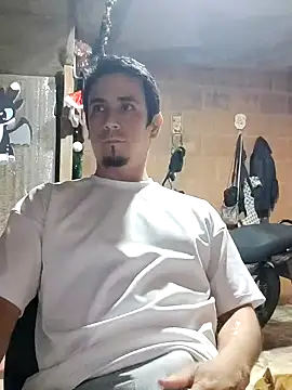 Snapshot of Rejy1992 chatting on December 14, 2:01 am Rejy1992 online show from December 14, 2:01 am