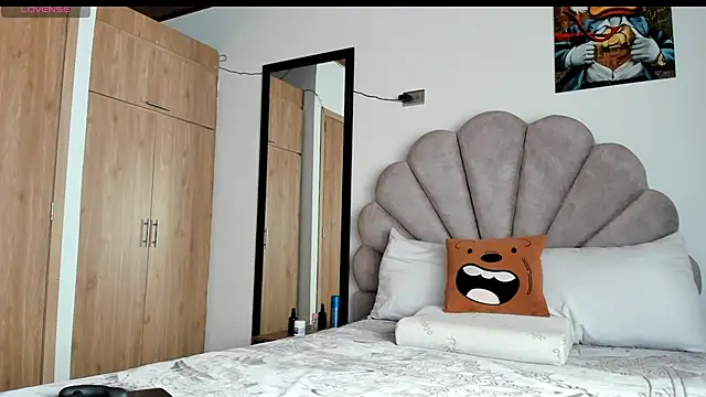 manucute 23  online show from March 5, 3:41 pm