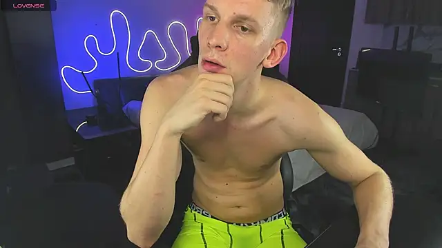 Brad Maloney online show from November 25, 10:23 pm