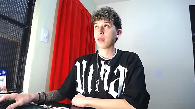 Snapshot of _Thomas_hot_ chatting on February 7, 6:56 pm Thomas hot online show from February 7, 6:56 pm
