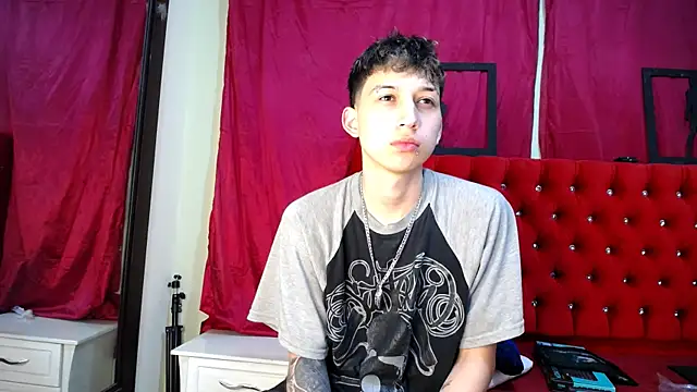 Snapshot of _Thomas_hot_ chatting on March 9, 1:48 pm Thomas hot online show from March 9, 1:48 pm