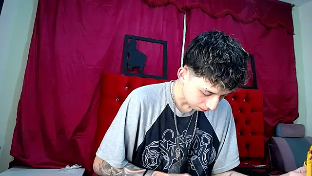 Snapshot of _Thomas_hot_ chatting on March 14, 9:00 pm Thomas hot online show from March 14, 9:00 pm