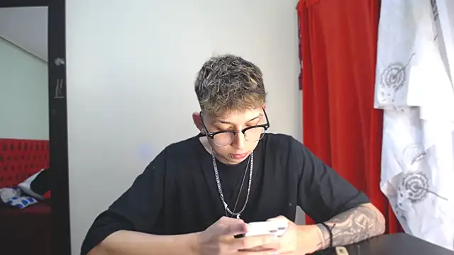Snapshot of _Thomas_hot_ chatting on January 2, 8:02 pm Thomas hot online show from January 2, 8:02 pm