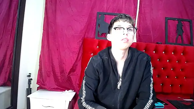 Snapshot of _Thomas_hot_ chatting on March 16, 11:49 am Thomas hot online show from March 16, 11:49 am