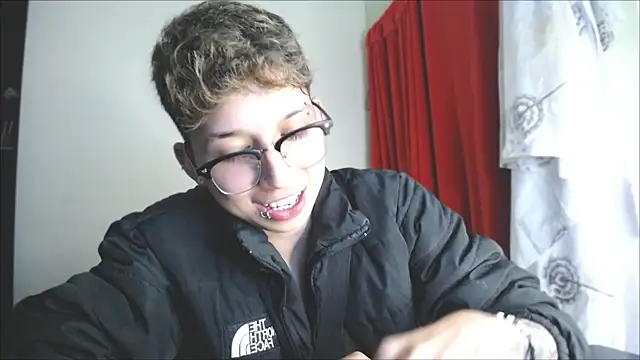Snapshot of _Thomas_hot_ chatting on January 15, 12:04 pm Thomas hot online show from January 15, 12:04 pm