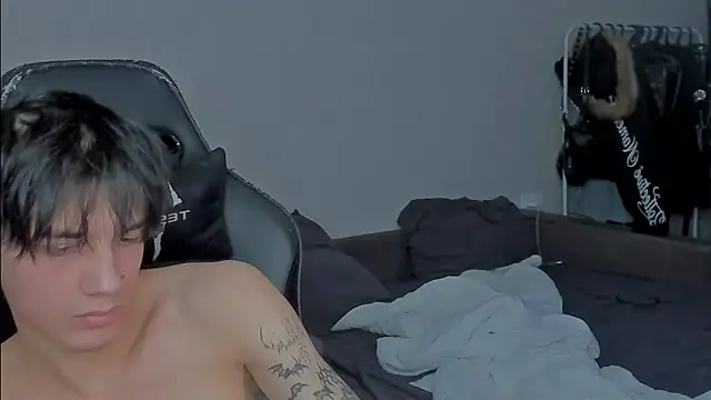 Snapshot of MarkBrowniii chatting on January 11, 4:03 pm MarkBrowniii online show from January 11, 4:03 pm