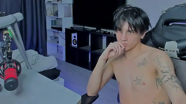 Snapshot of MarkBrowniii chatting on October 3, 9:53 pm MarkBrowniii online show from October 3, 9:53 pm