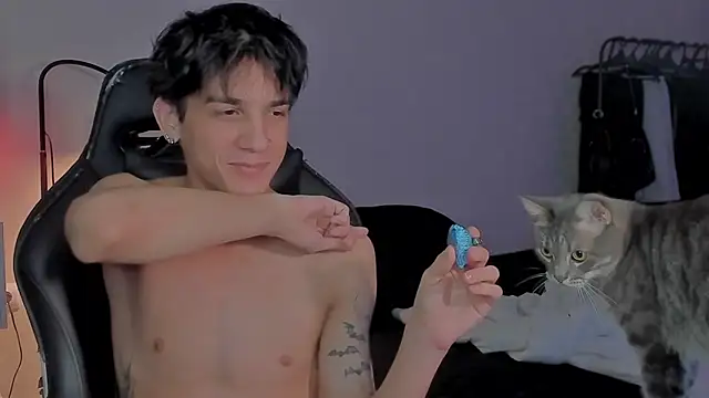 Snapshot of MarkBrowniii chatting on January 30, 11:13 pm MarkBrowniii online show from January 30, 11:13 pm