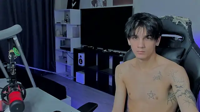 Snapshot of MarkBrowniii chatting on September 19, 5:19 am MarkBrowniii online show from September 19, 5:19 am