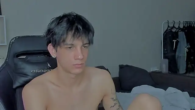 Snapshot of MarkBrowniii chatting on December 12, 7:26 pm MarkBrowniii online show from December 12, 7:26 pm